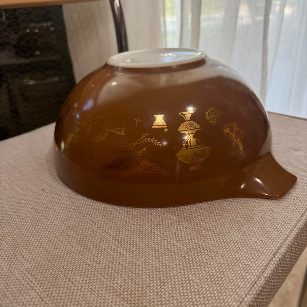 Pyrex Brown‎ Mixing Bowl with Gold Accents